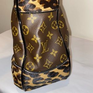 Louis Vuitton Limited Edition Monogram Leopard Polly Bag - Yoogi's